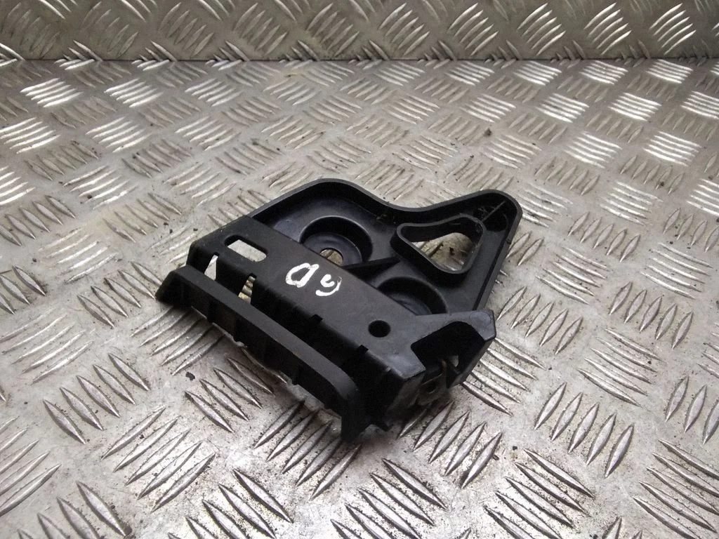 Tagumise kaitseraua kinnitusklamber – BMW 3-seeria E90 E91 (2005-2012)