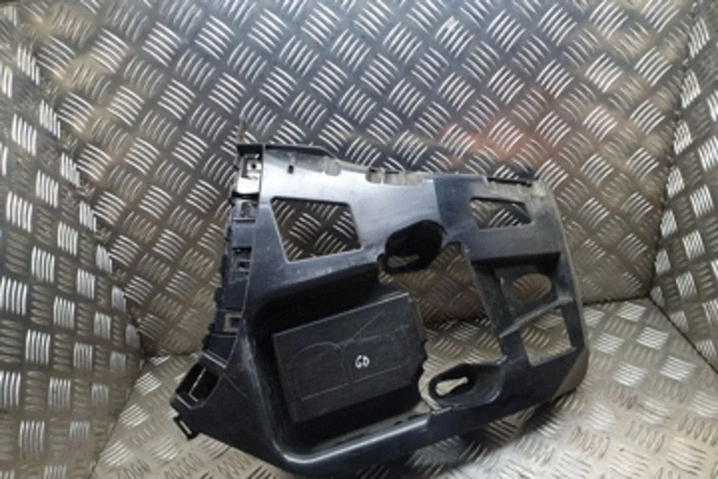 Rear bumper mounting bracket – BMW 1 Series F20 F21 (2011-2019)