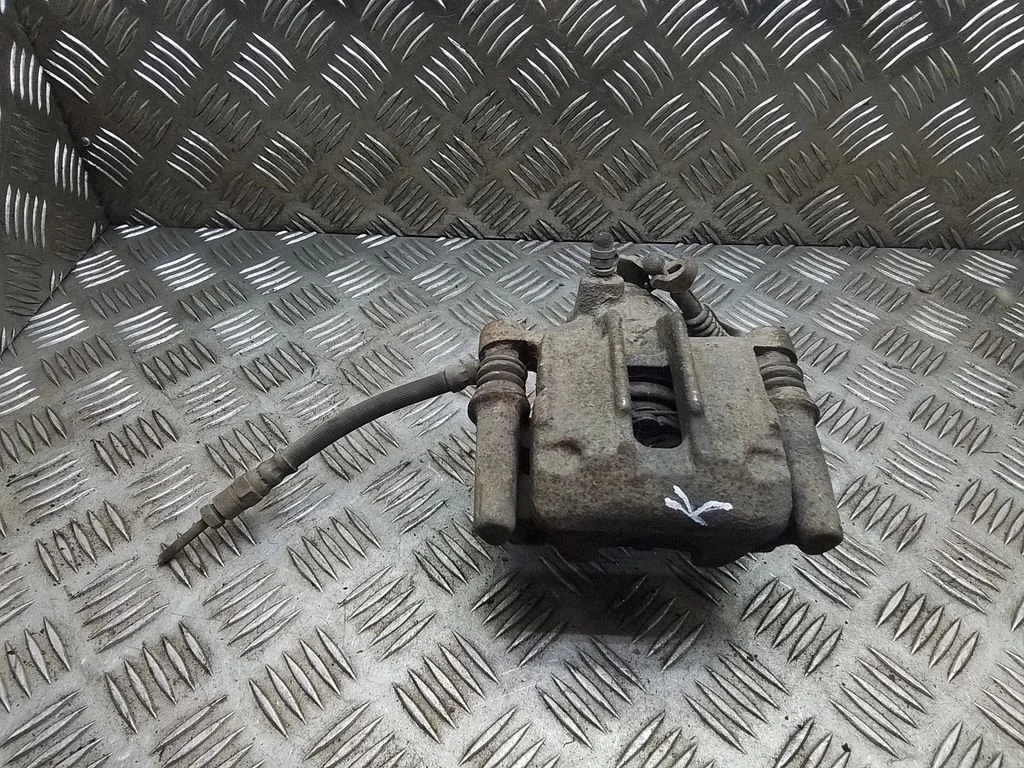 Tagumine pidurisadul – Ford Galaxy (2000-2006)