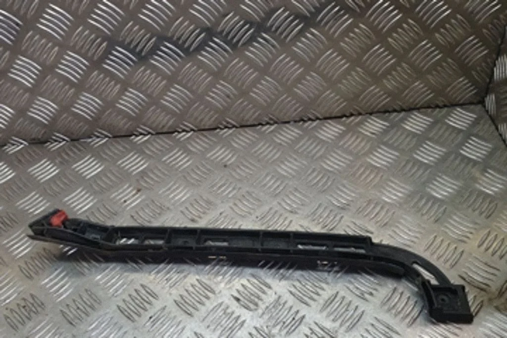 Tagumise kaitseraua kinnitusklamber – Opel Vectra C (2005-2009)