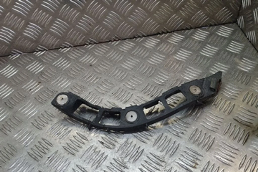 Tagumise kaitseraua kinnitusklamber – Opel Vectra C (2005-2009)