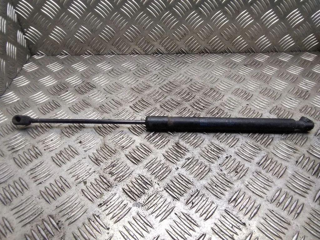 Tailgate/trunk strut/damper – Opel Zafira B (2005-2014)