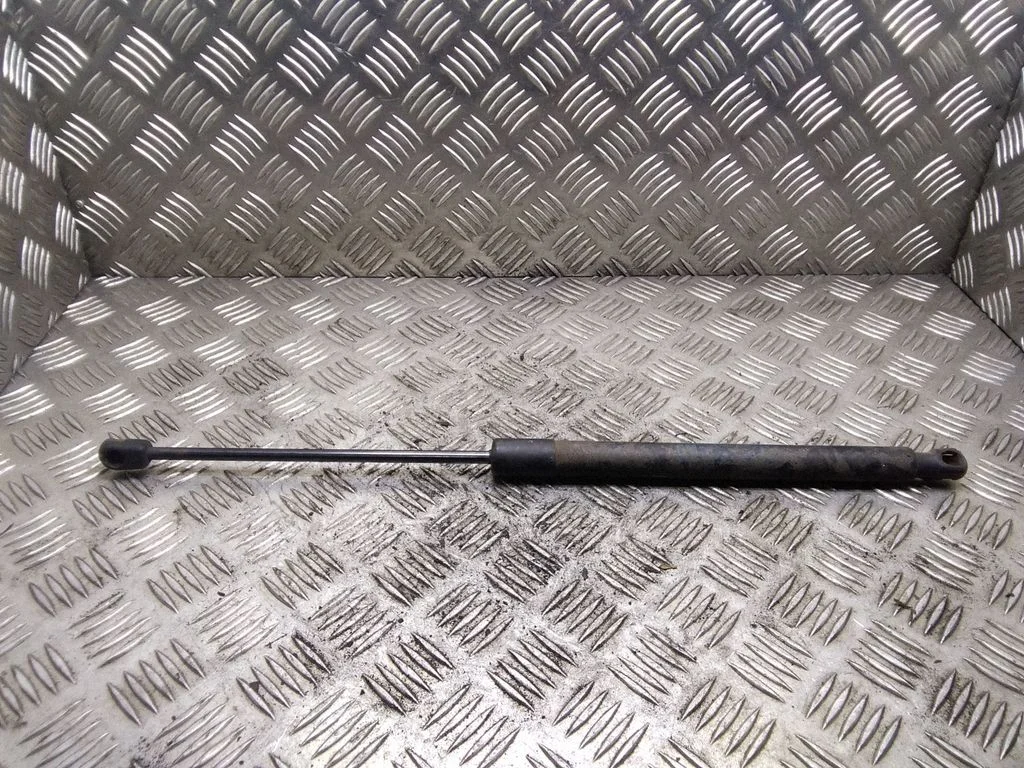Tailgate/trunk strut/damper – Opel Zafira B (2005-2014)