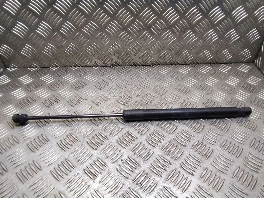 Tailgate/trunk strut/damper – Opel Zafira B (2005-2014)
