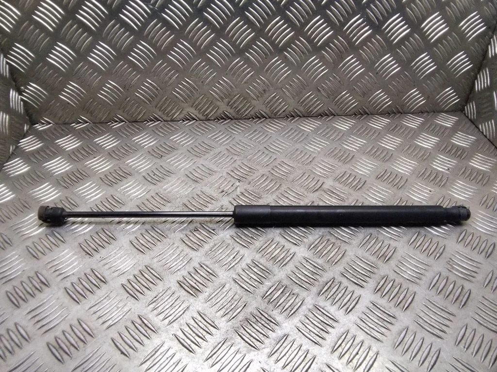 Tailgate/trunk strut/damper – Opel Zafira B (2005-2014)