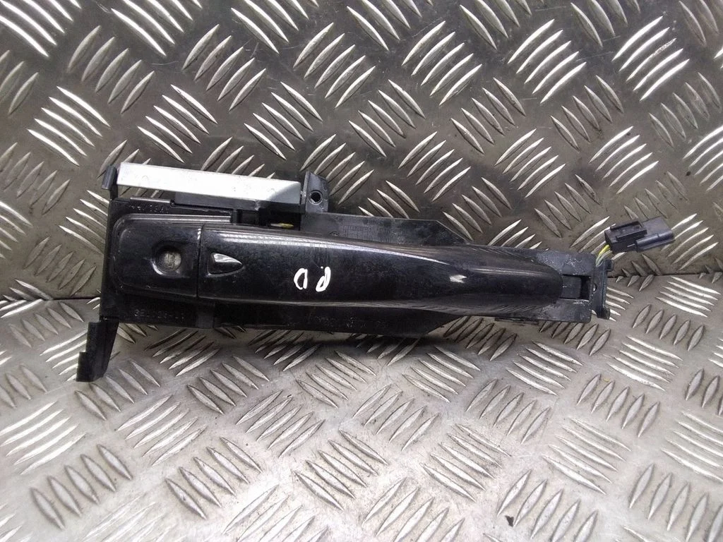 Esiukse välimine käepide – Nissan Qashqai (2010-2014)