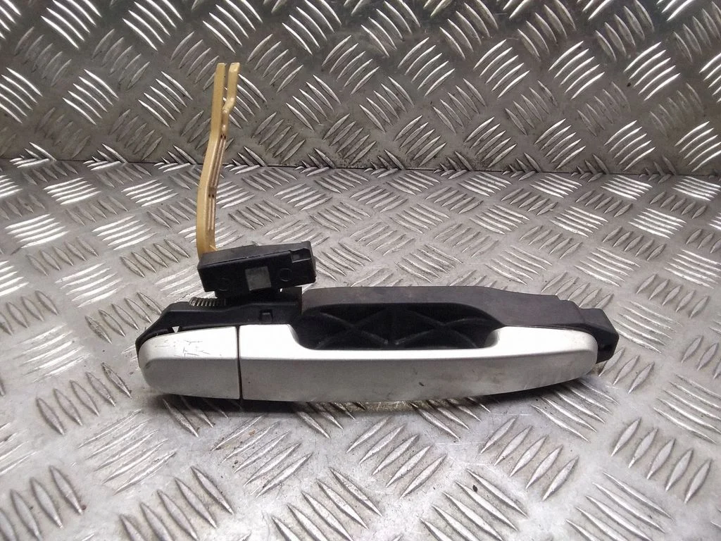 Esiukse välimine käepide – Toyota Prius (XW20) (2003-2009)