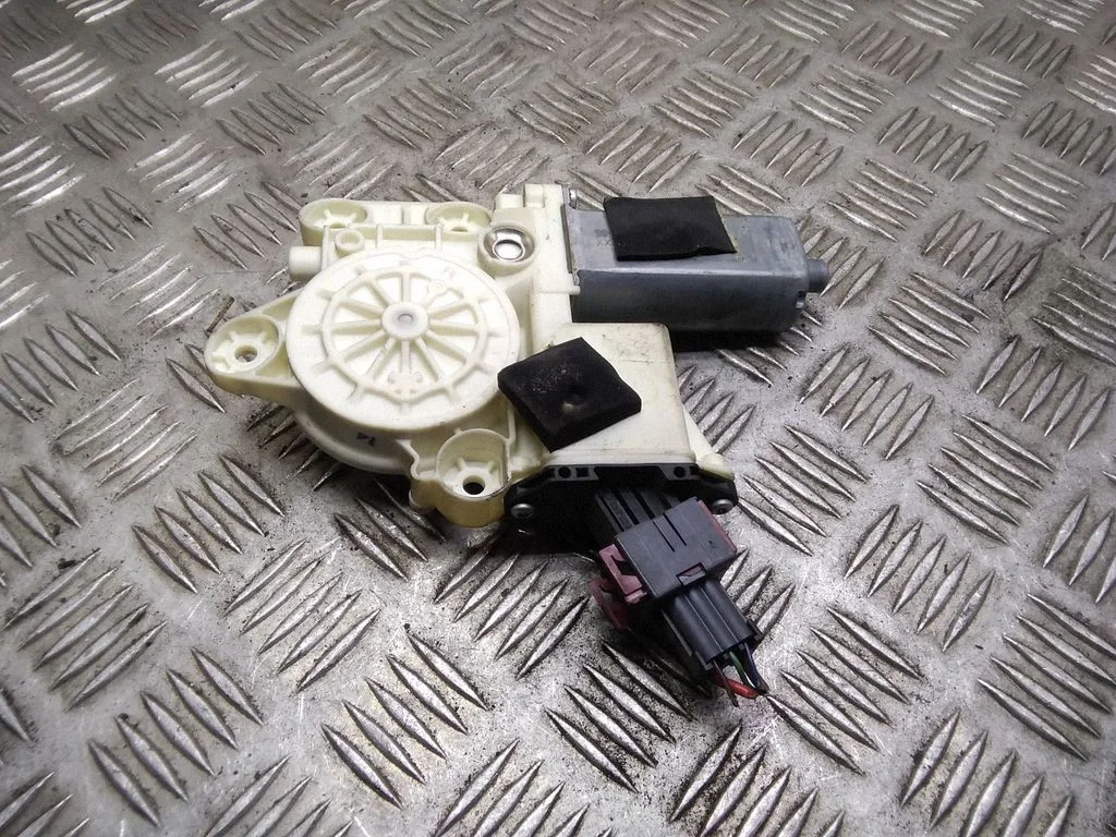Front door window regulator motor – Opel Signum (2003-2008)