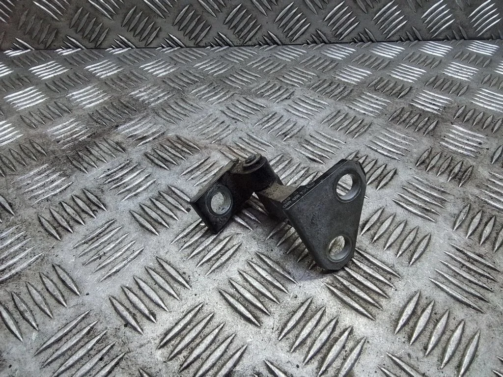 Tagaukse ülemine hing – Volkswagen Passat CC (2008-2016)