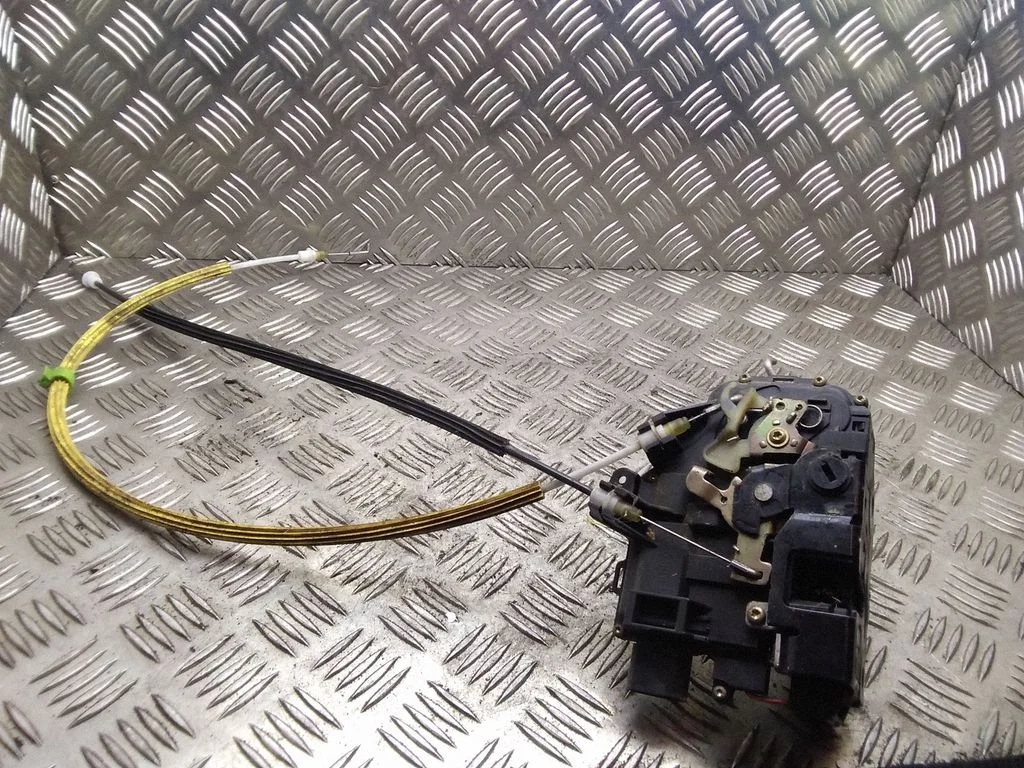 Rear door lock – Audi A6 Allroad C5 (1999-2005)