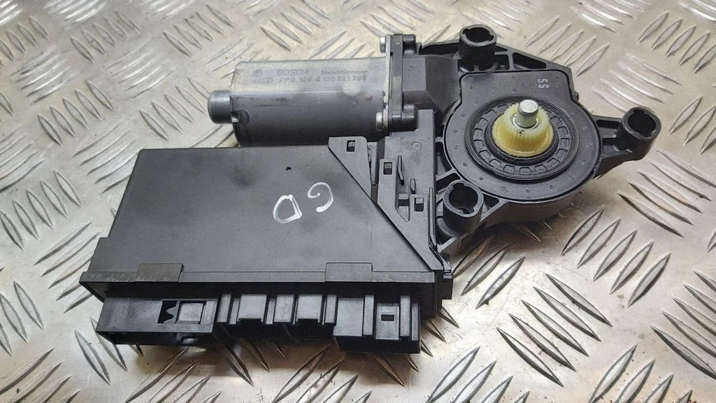 Tagaukse aknatõstuki mootor – Audi A4 S4 B7 8E 8H (2005-2008)