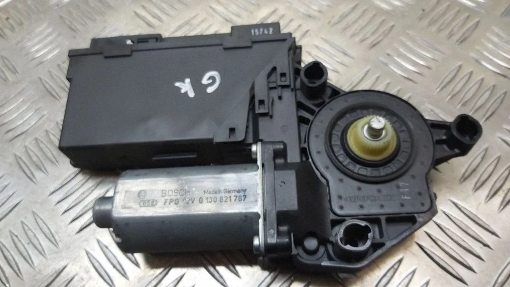 Tagaukse aknatõstuki mootor – Audi A4 S4 B7 8E 8H (2005-2008)