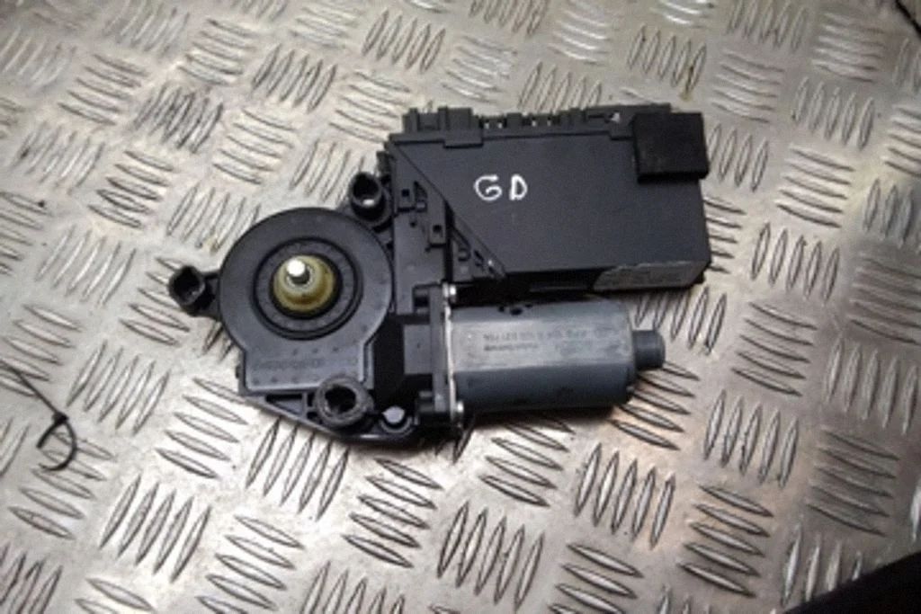 Rear door window regulator motor – Volkswagen Touareg I (2002-2010)