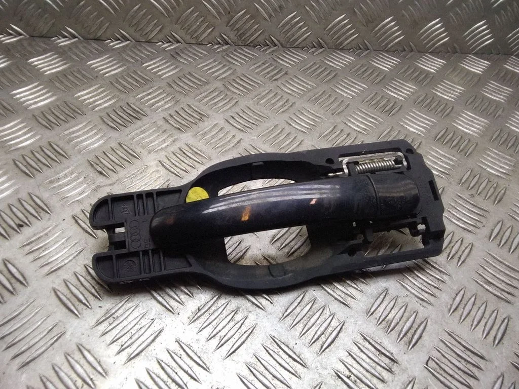 Tagaukse välimine käepide 8Z0837886A
