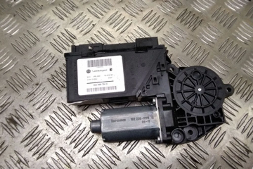 Rear door window regulator motor – Volkswagen Touareg I (2002-2010)