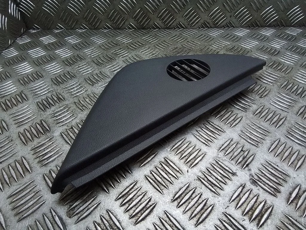 Paneļa apdares panelis (sānu) – Volkswagen Multivan T5 (2003-2015)