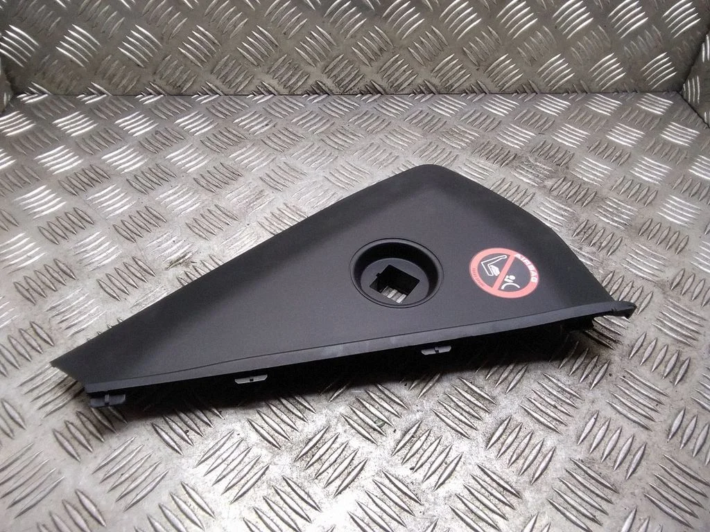 Dashboard side end trim – Nissan Qashqai+2 (2010-2014)