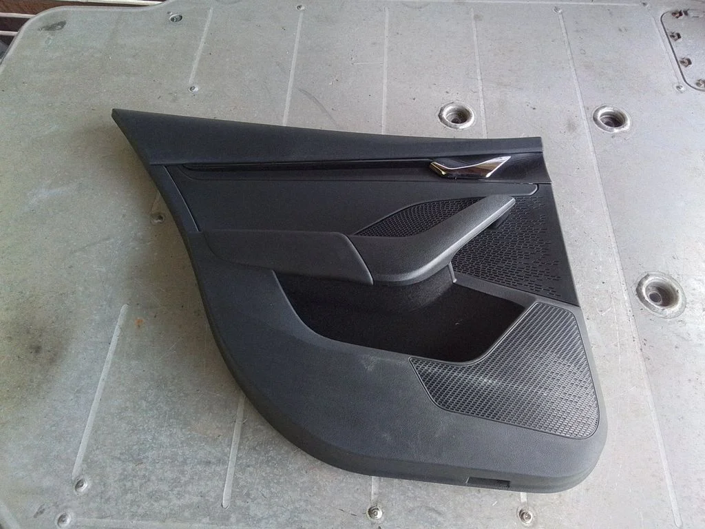 Tagumiste uste sisevooder – Skoda Octavia Mk4 (2019-)