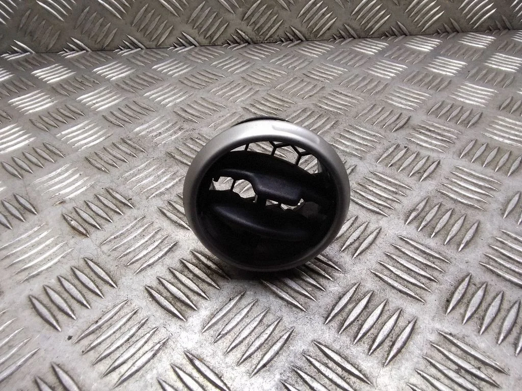 Dashboard side air vent grill/cover trim