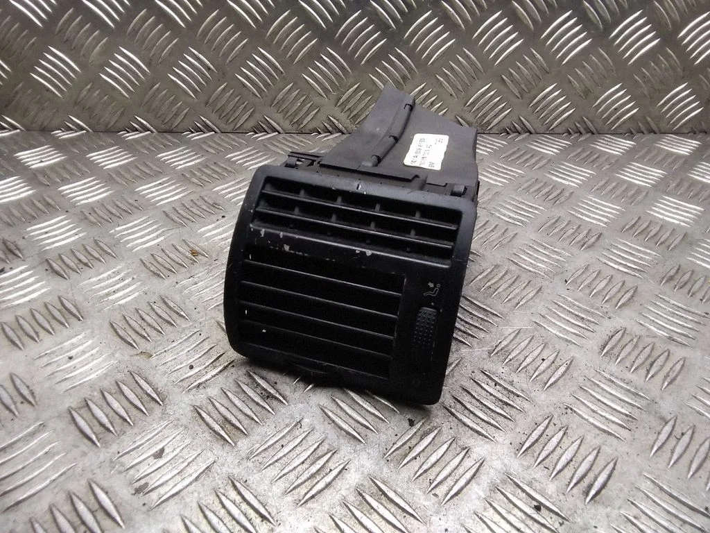 Armatuurlaua külje õhutusresti kate – Volkswagen Sharan (2001-2010)