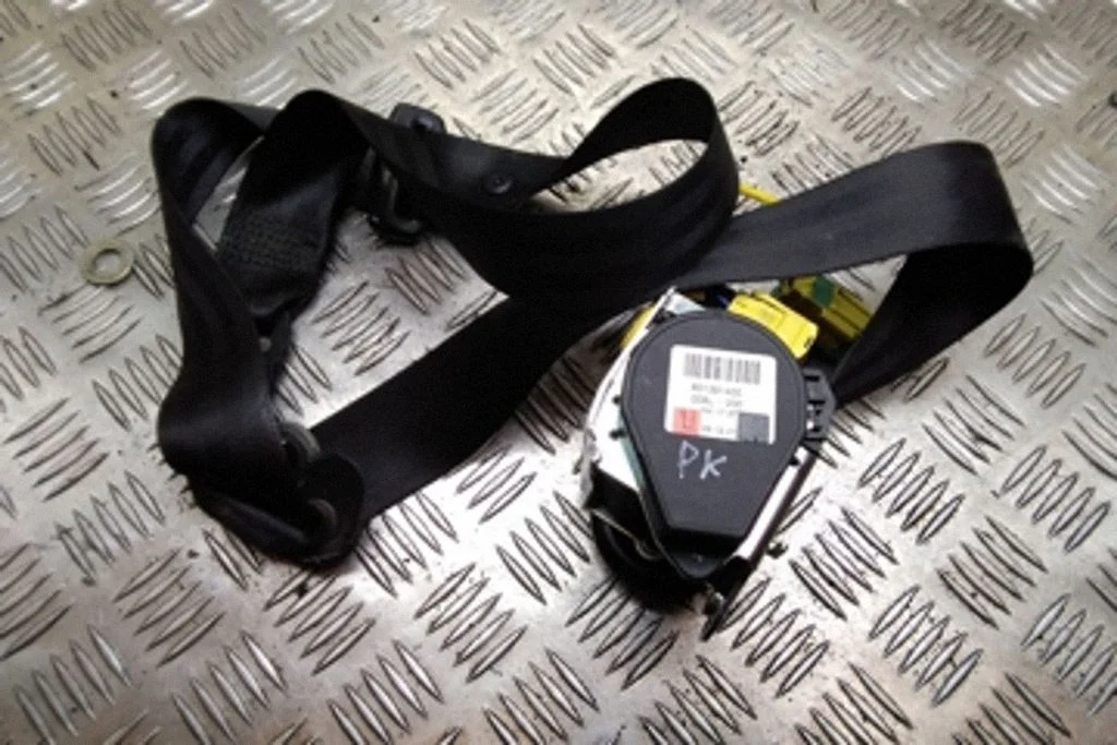 Front seatbelt – Volkswagen Touareg I (2002-2010)