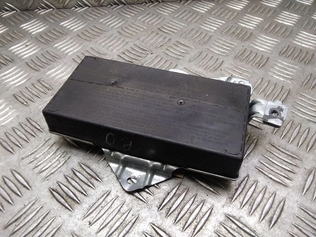 Front door airbag – Mercedes-Benz S-Class W220 (1998-2006)