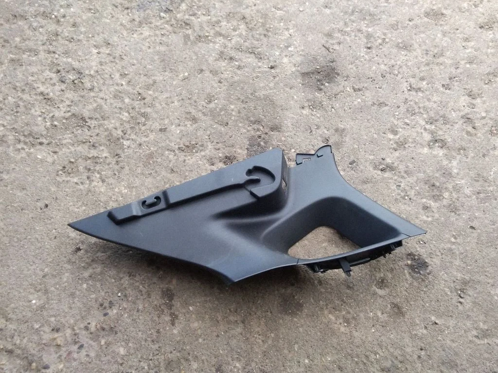 Dolny panel boczny bagażnika – Nissan Qashqai (2010-2014)