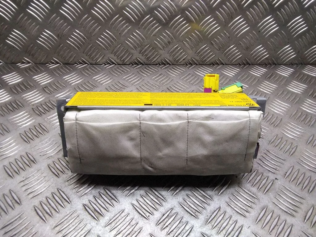 Passenger airbag – Volkswagen Phaeton (2002-2016)