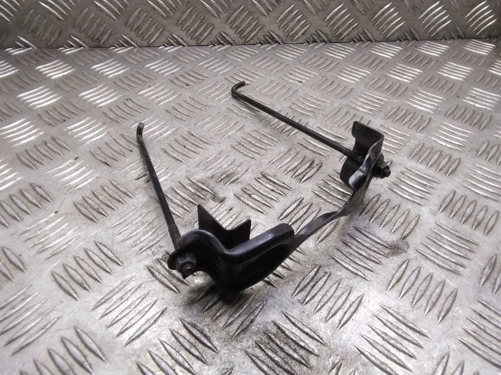Battery bracket – Nissan Leaf I (ZE0) (2010-2017)