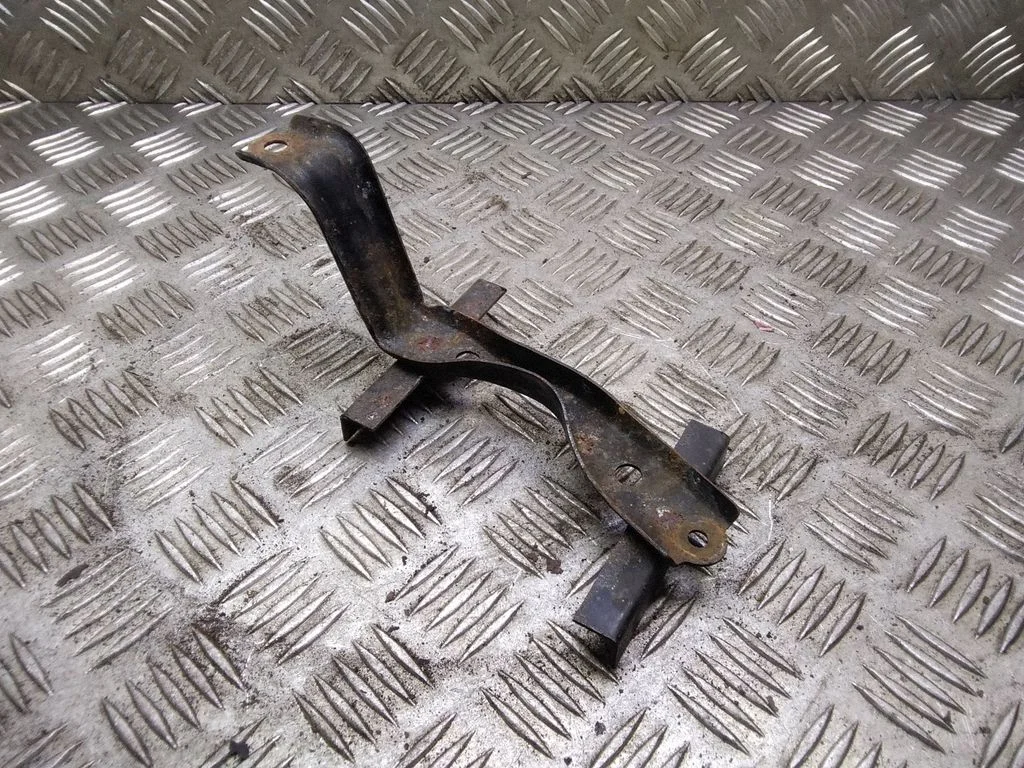 Battery bracket