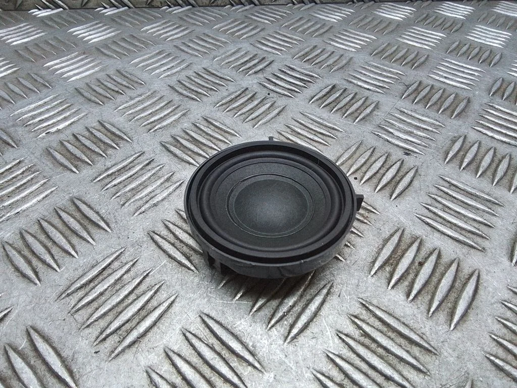 Front door speaker – BMW 1 Series F20 F21 (2011-2019)