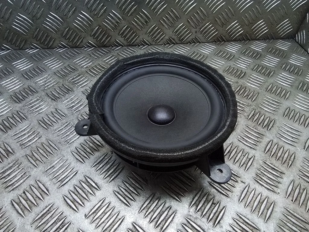 Front door speaker – Volvo V60 (2013-2018)