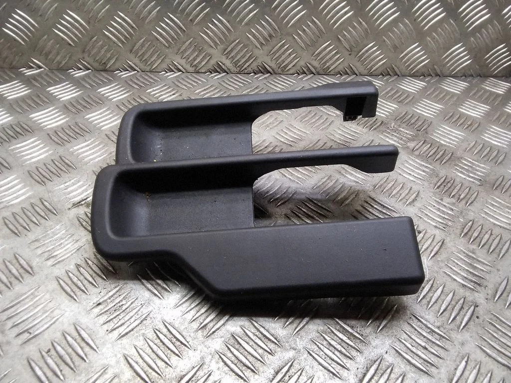Seat trim – Nissan Qashqai+2 (2010-2014)
