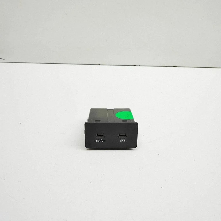 Gniazdo USB 6608060666BA0 – Lotus Eletre (2024-)