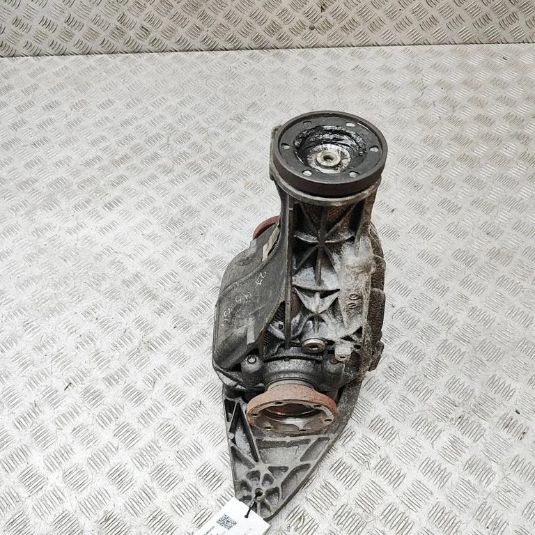 Tagumine reduktor (diferentsiaal) – Audi A4 S4 B8 8K (2008-2015)