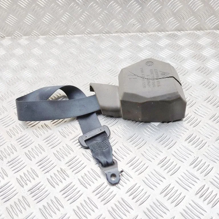 Rear seatbelt – Porsche Taycan 9J1 (2019-)