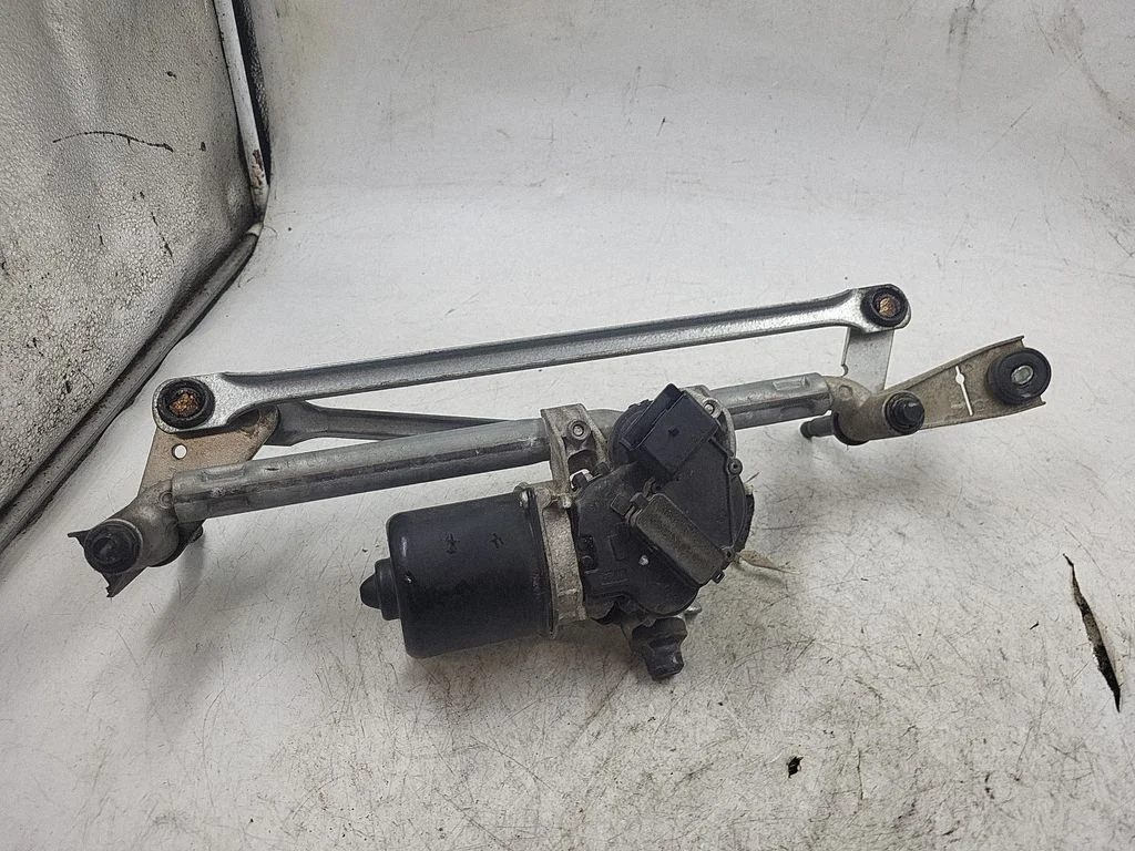 Front wiper linkage and motor – Opel Mokka (2012-2016)