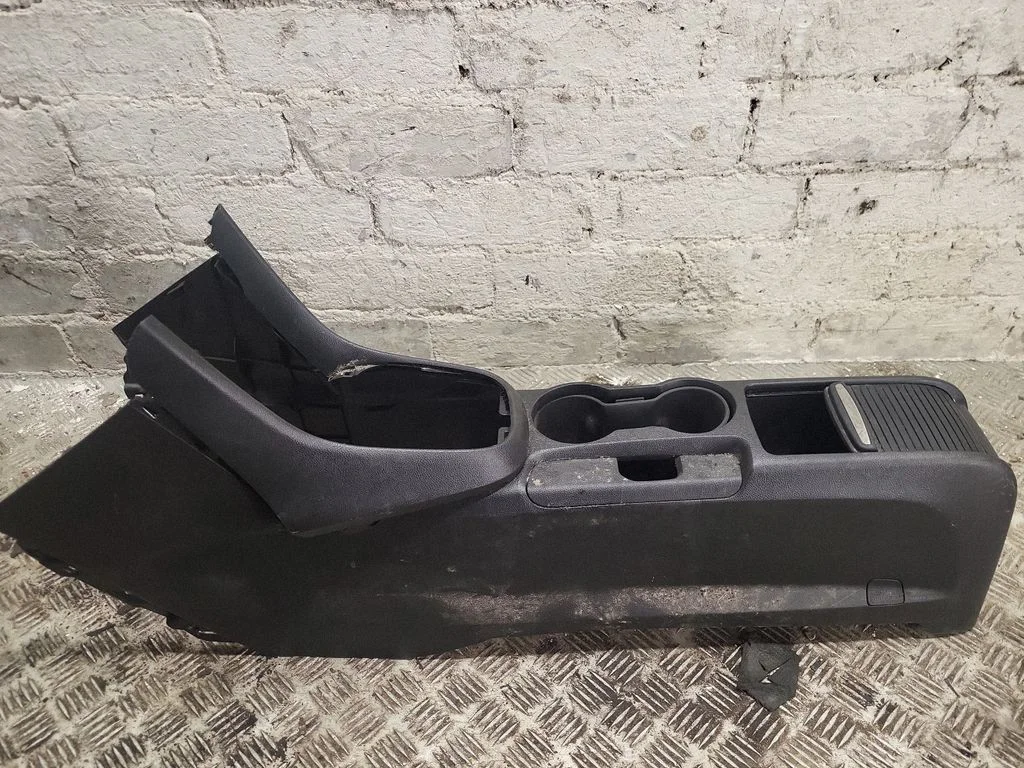 Center console – Opel Mokka (2012-2016)
