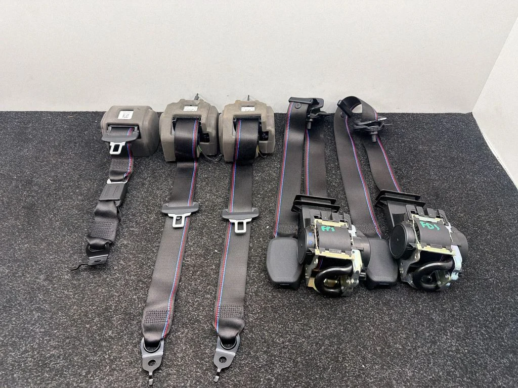 Set of seat belts 8076364