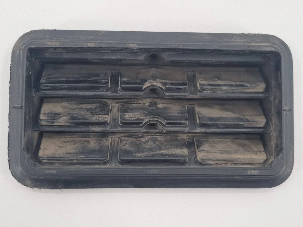 Ventilatsioonirest – Dodge Challenger (2008-2023)