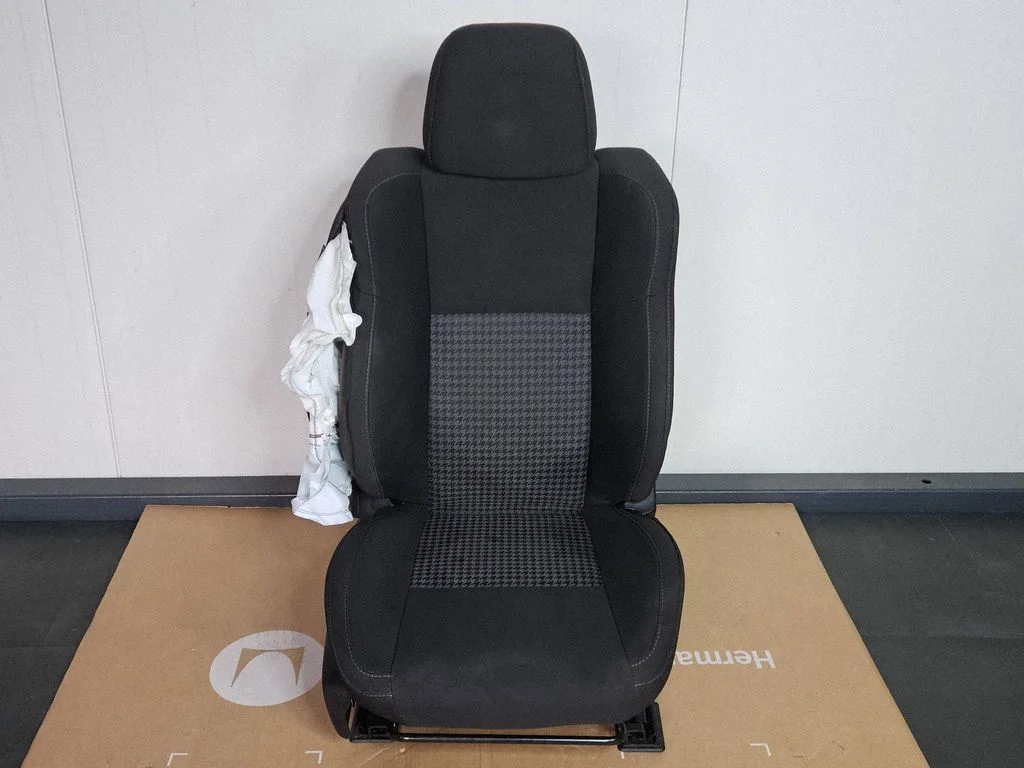 Front passenger seat – Dodge Challenger (2008-2023)