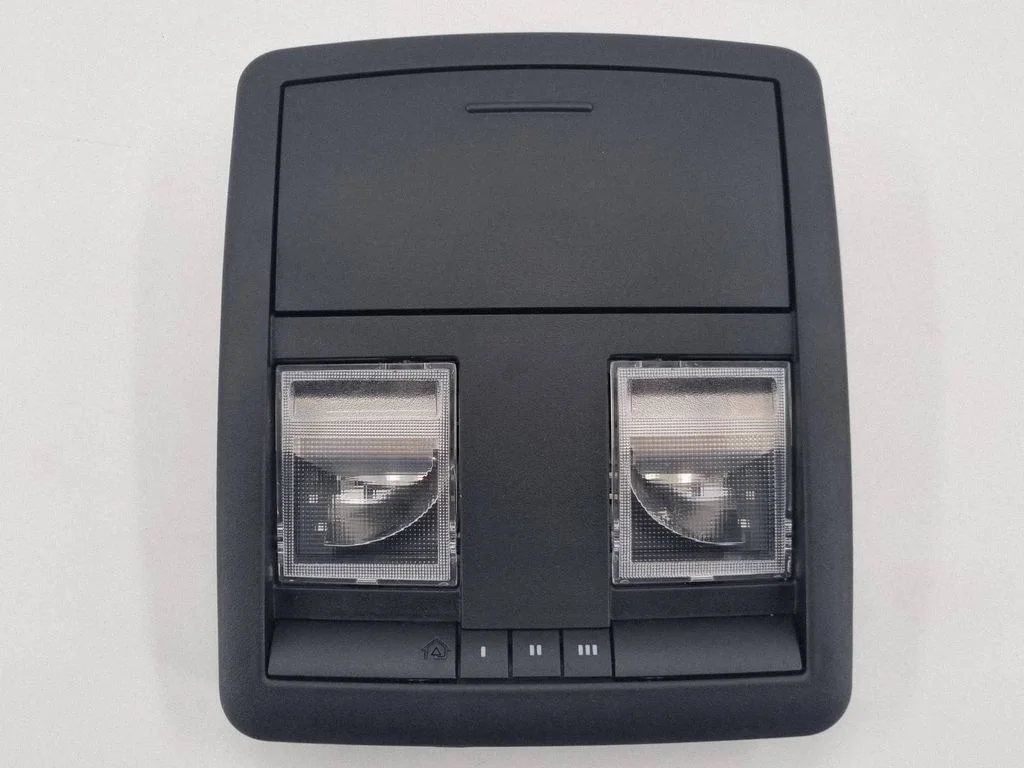 Esiistmete valgustustuli – Dodge Challenger (2008-2023)
