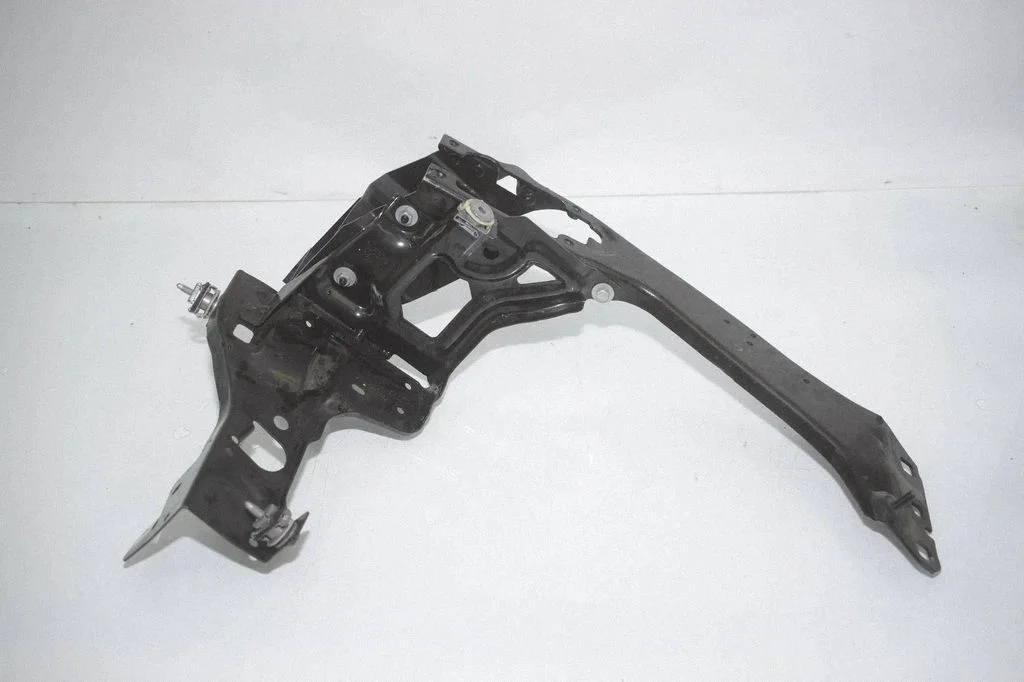 Wspornik reflektora – BMW Seria 2 F45 (2014-2021)
