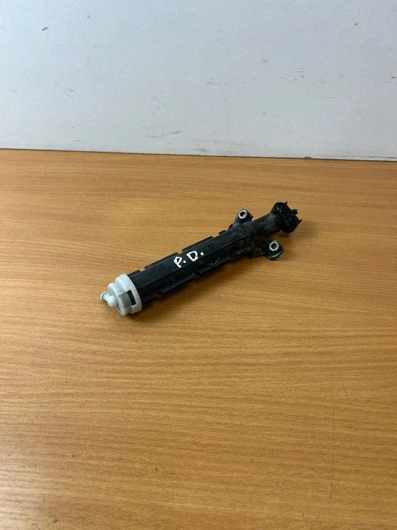 Headlight washer spray nozzle – Volvo V60 (2013-2018)