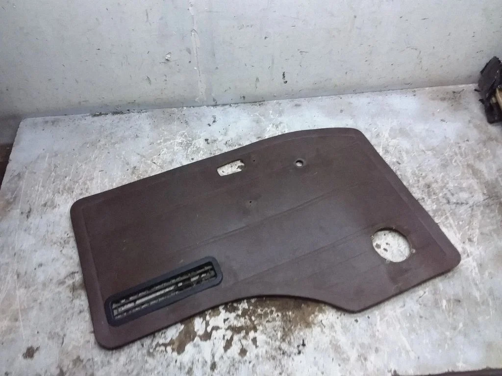 Front door card panel trim – Volkswagen I LT (1975-1996)
