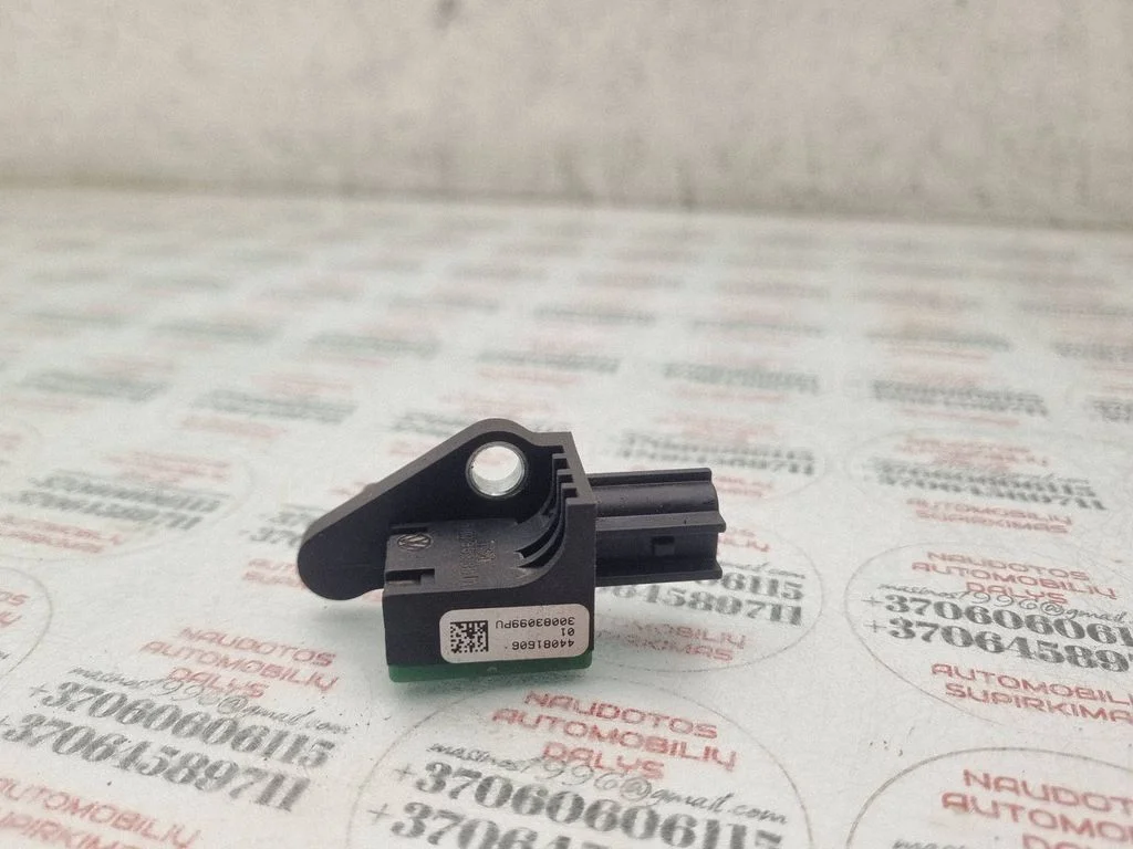 Airbag deployment crash/impact sensor – Volkswagen Passat B6 (2005-2010)