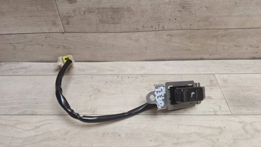 Seat control switch – Nissan Murano Z50 (2002-2008)