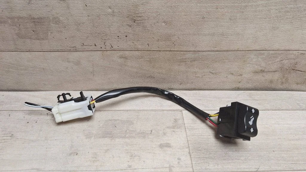 Seat control switch – Nissan Murano Z50 (2002-2008)