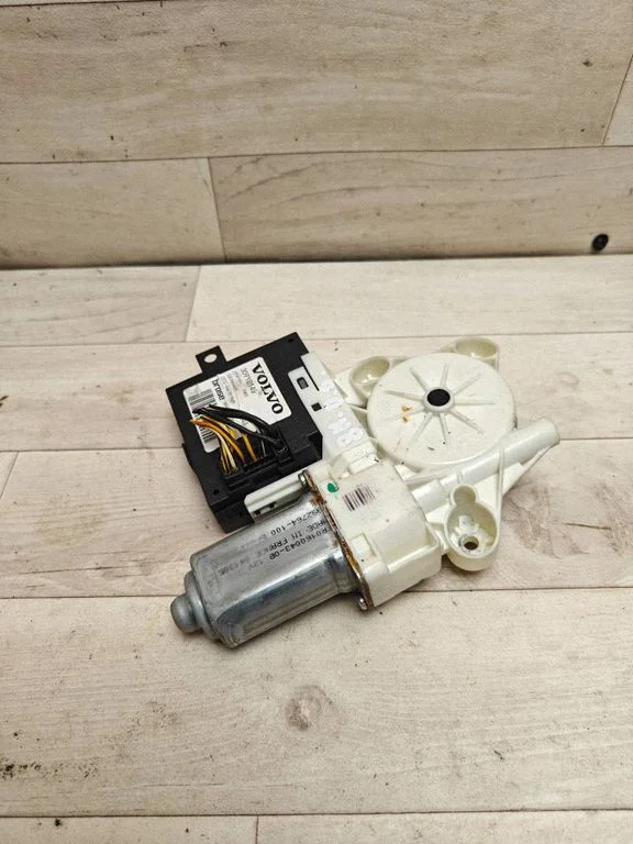 Rear door window regulator motor – Volvo V50 (2004-2007)