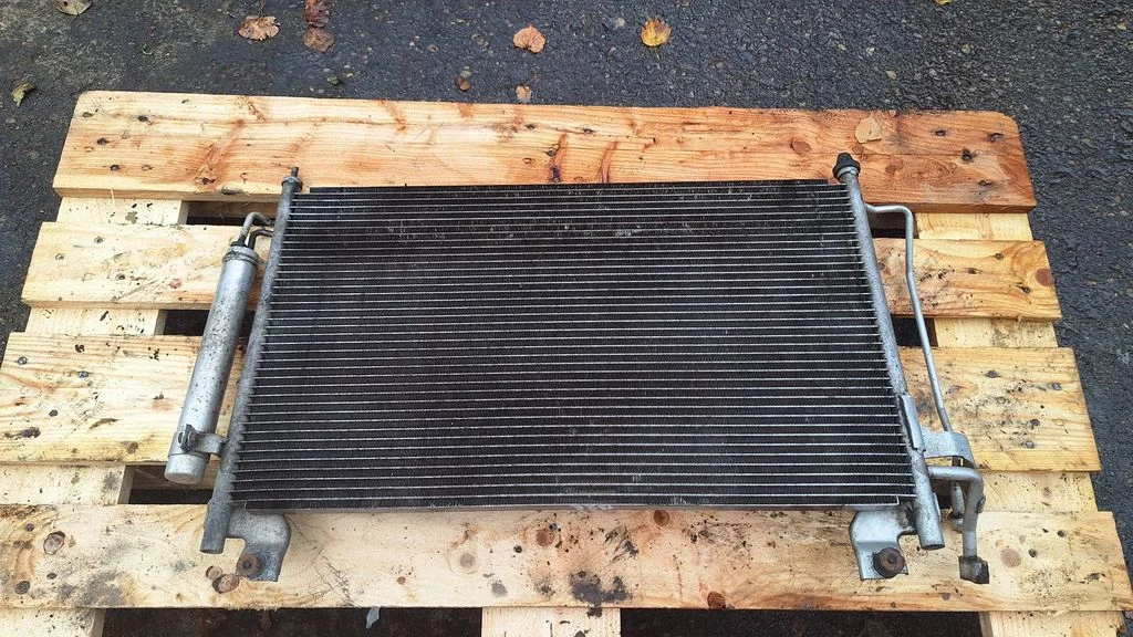 A/C cooling radiator (condenser)